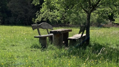 Der Perlacher Forst lädt zum Verweilen ein - auch mit lyrischer Untermalung. (Foto: poesiebriefkasten.de)