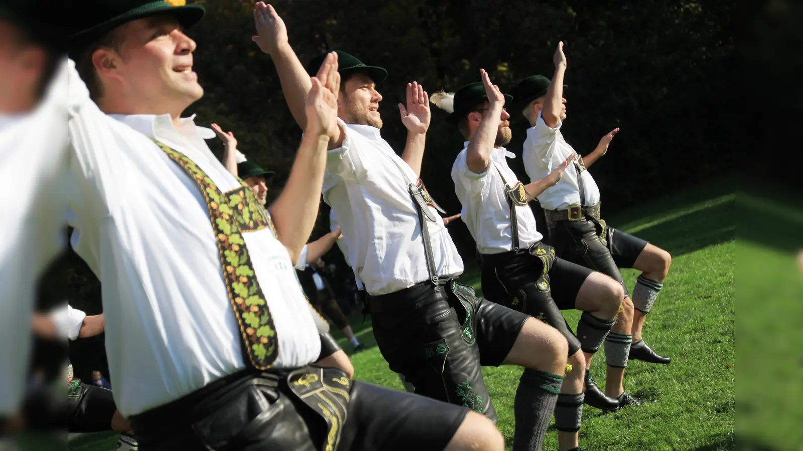 „D'Schwuhplattler” laden zur Schnupper-Plattlprobe anlässlich der Kulturtage ein. (Foto: Benjamin Hahn)