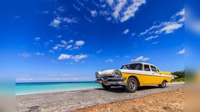 Strandurlaub und kubanische Kultur – Kuba bietet ein abwechslungsreiches Urlaubs­erlebnis bei tropischen Wetterbedingungen. (Foto: Fotolia)