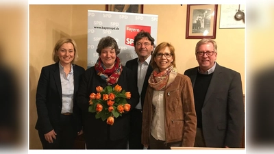 Der SPD-Kreisvorstand: Doris Rauscher, Dr. Bettina Marquis, Albert Hingerl, Diana Thalhammer und Sepp Mittermeier (v. li.) (Foto: SPD)
