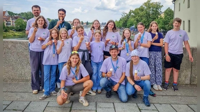 Die jungen Rot-Kreuz-Helfer dürfen sich nun stolz bayerischer Vize-Meister nennen. (Foto: Jugendrotkreuz)