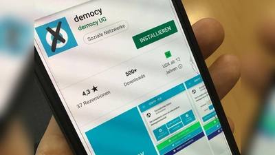 Die App democy können Nutzer eines Smartphones kostenlos im Google- oder Apple-Store herunterladen. (Foto: bs)