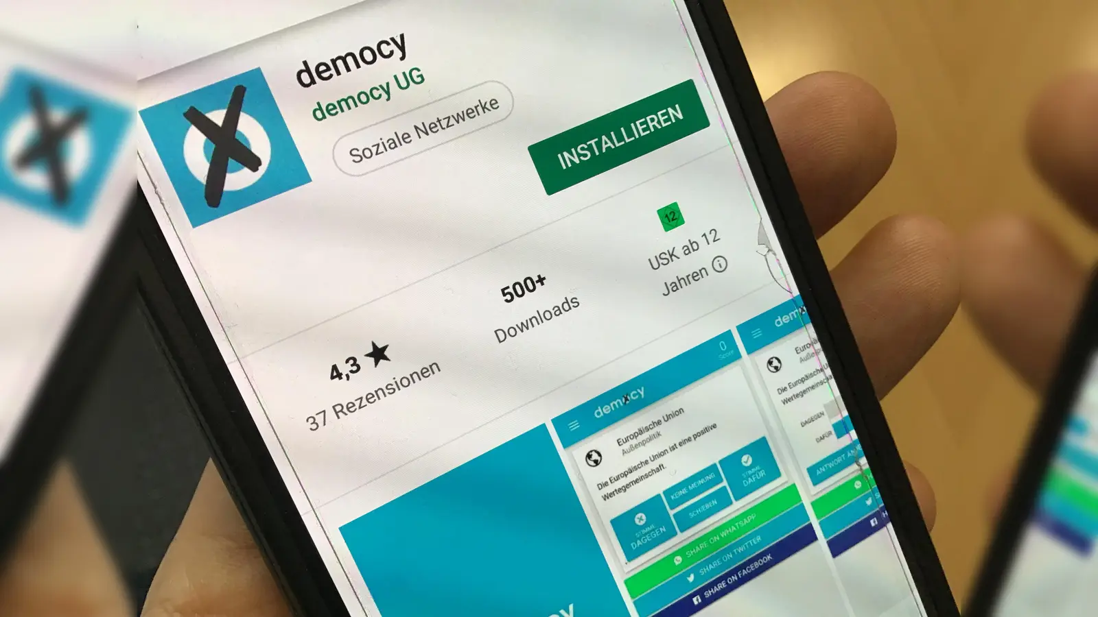 Die App democy können Nutzer eines Smartphones kostenlos im Google- oder Apple-Store herunterladen. (Foto: bs)