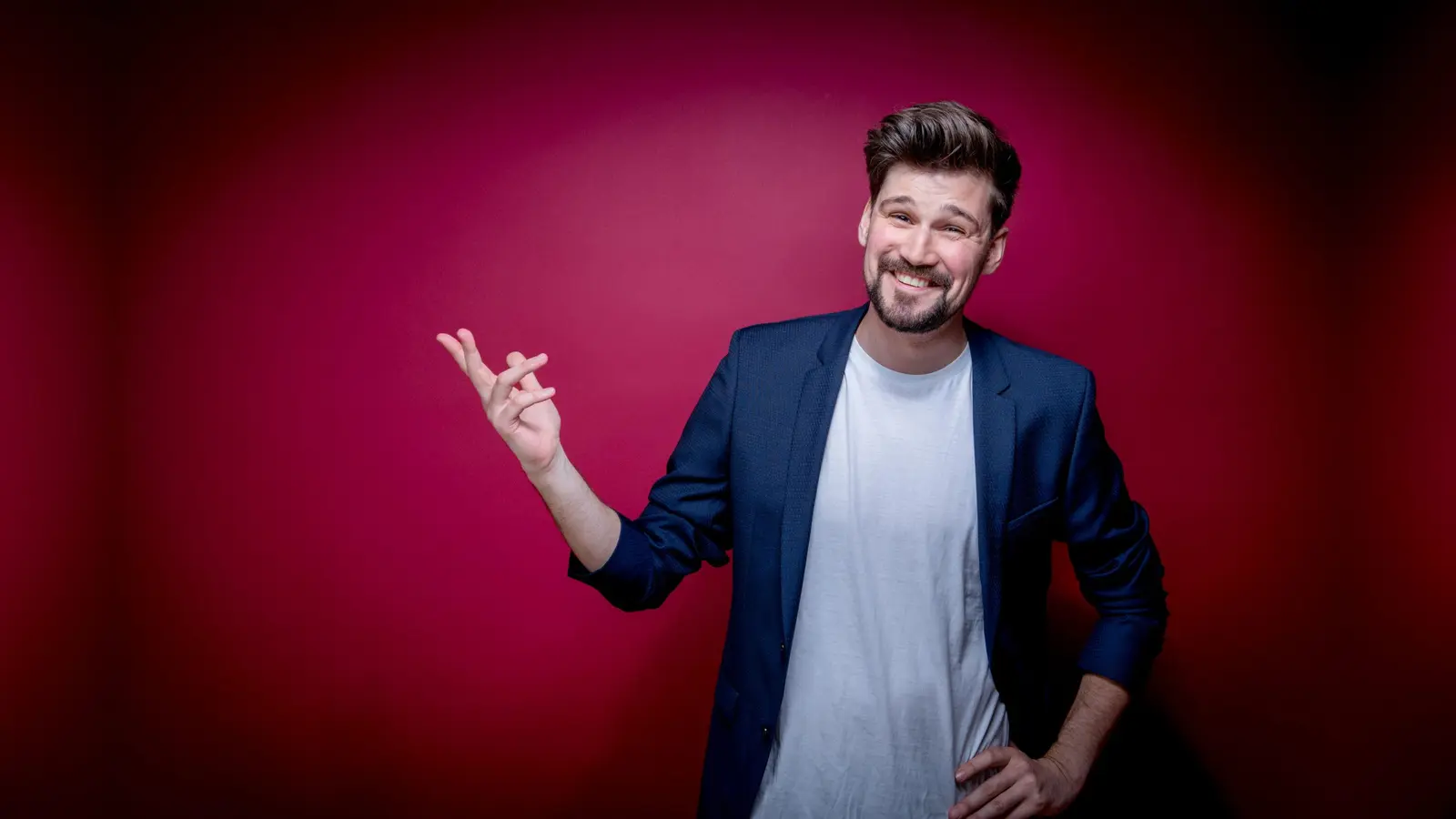 Bei seinem Programm lässt Max Beier gern mal das Gehirn entpfropfen und Synapsen japsen. (Foto: Max Beier)