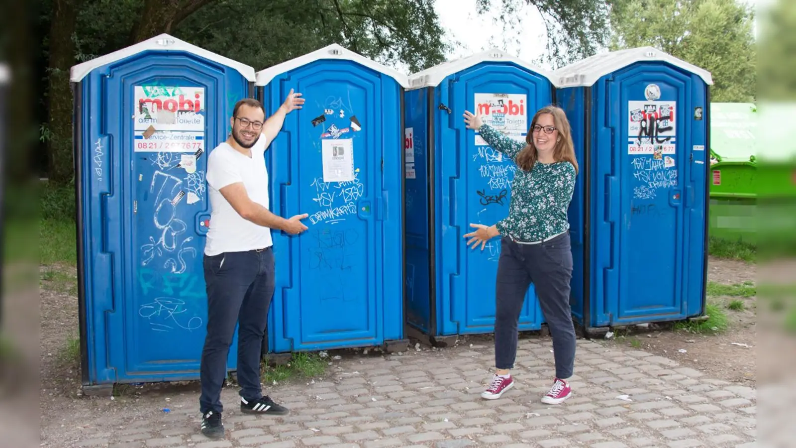 Die SPD/Volt Fraktion mit Stadträtin Lena Odell und Stadtrat Christian Köning setzt sich dafür ein, die umfangreichen Aktivitäten zur besseren Versorgung von Toiletten im öffentlichen Raum kurzfristig nochmals zu erhöhen und zu beschleunigen. (Foto: SPD/Volt Stadtratsfraktion)