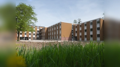 Das ehemalige Studentenwohnheim an der Giggenhauser Straße wird zur Flüchtlingsunterkunft. (Foto: LRA Freising)