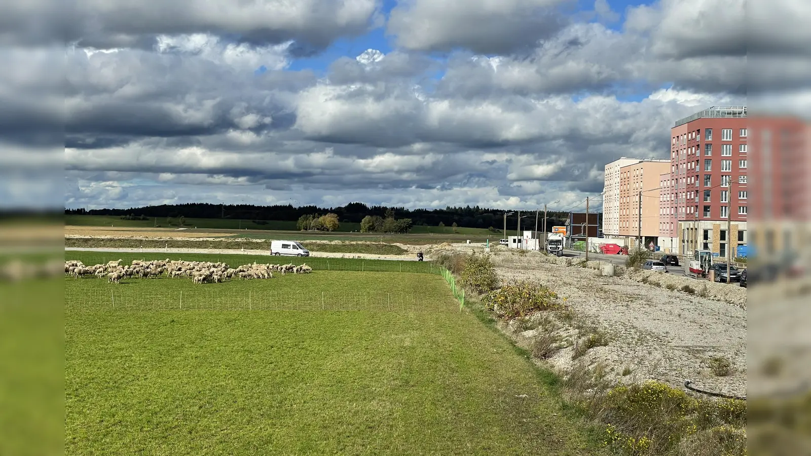 An die Häuser des ersten Realisierungsabschnitts wird sich die Bebauung des zweiten und der Landschaftspark Freiham anschließen. (Foto: pst)