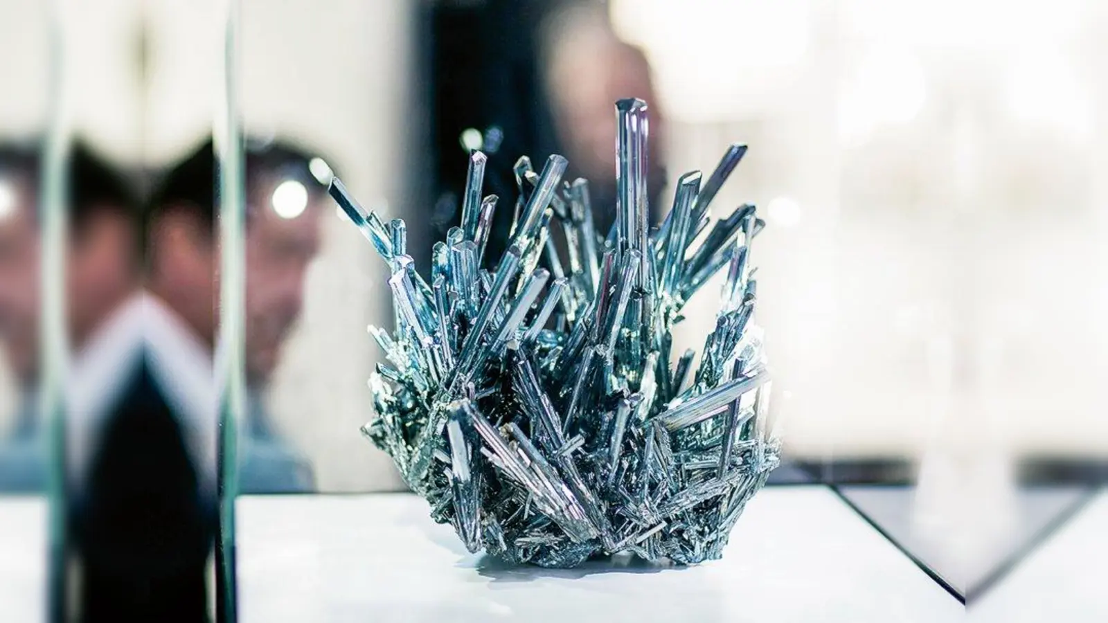 Der Stibnit gehört zur Mineralklasse der Sulfide und Sulfosalze. (Foto: The Munich Show)