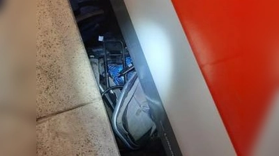 Am Hauptbahnhof hat eine S-Bahn einen leeren Kinderwagen überrollt. (Foto: Bundespolizei)