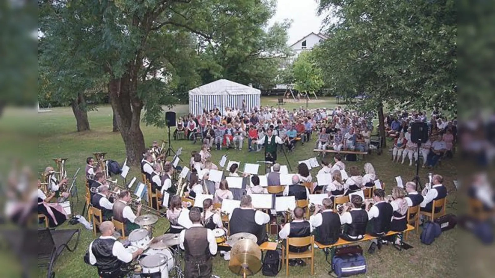 Schon zur guten Tradition geworden ist die »Freitagabend Blasmusik« im Feldkirchner Schulhof.	 (Foto: VA)