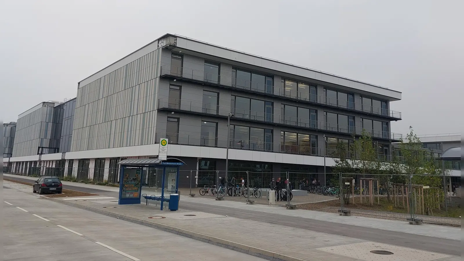 Das Gymnasium Riem ist mit Beginn des Schuljahres 2023/24 in Betrieb genommen worden. (Foto: bas)