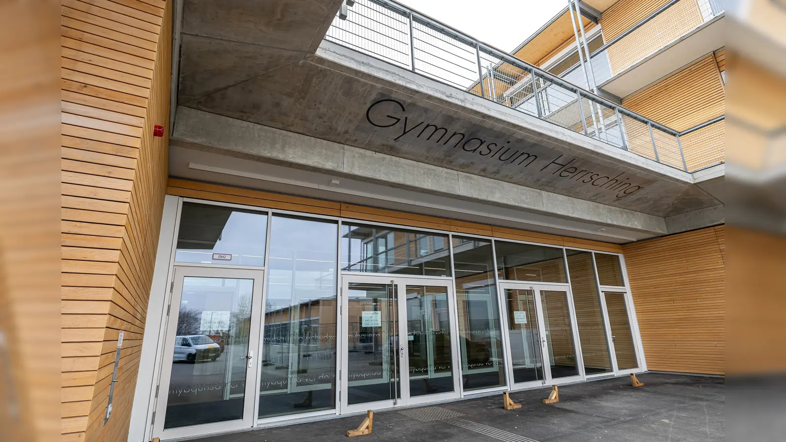 Im Gymnasium Herrsching wird am 3. Juli zum Tag der offenen Tür eingeladen. (Foto: Landratsamt Starnberg)