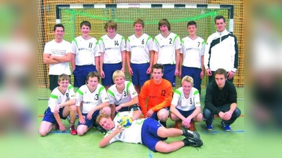 Die männliche B II Jugend des TSV Allach hat ihren ersten Auftritt in den neuen Trikots. (Foto: pi)