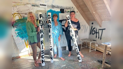 Freuen sich auf ihre gemeinsame Ausstellung (v.l.): Petra Risch, Gabi Becker und Ulrike Sore. (Foto: red)