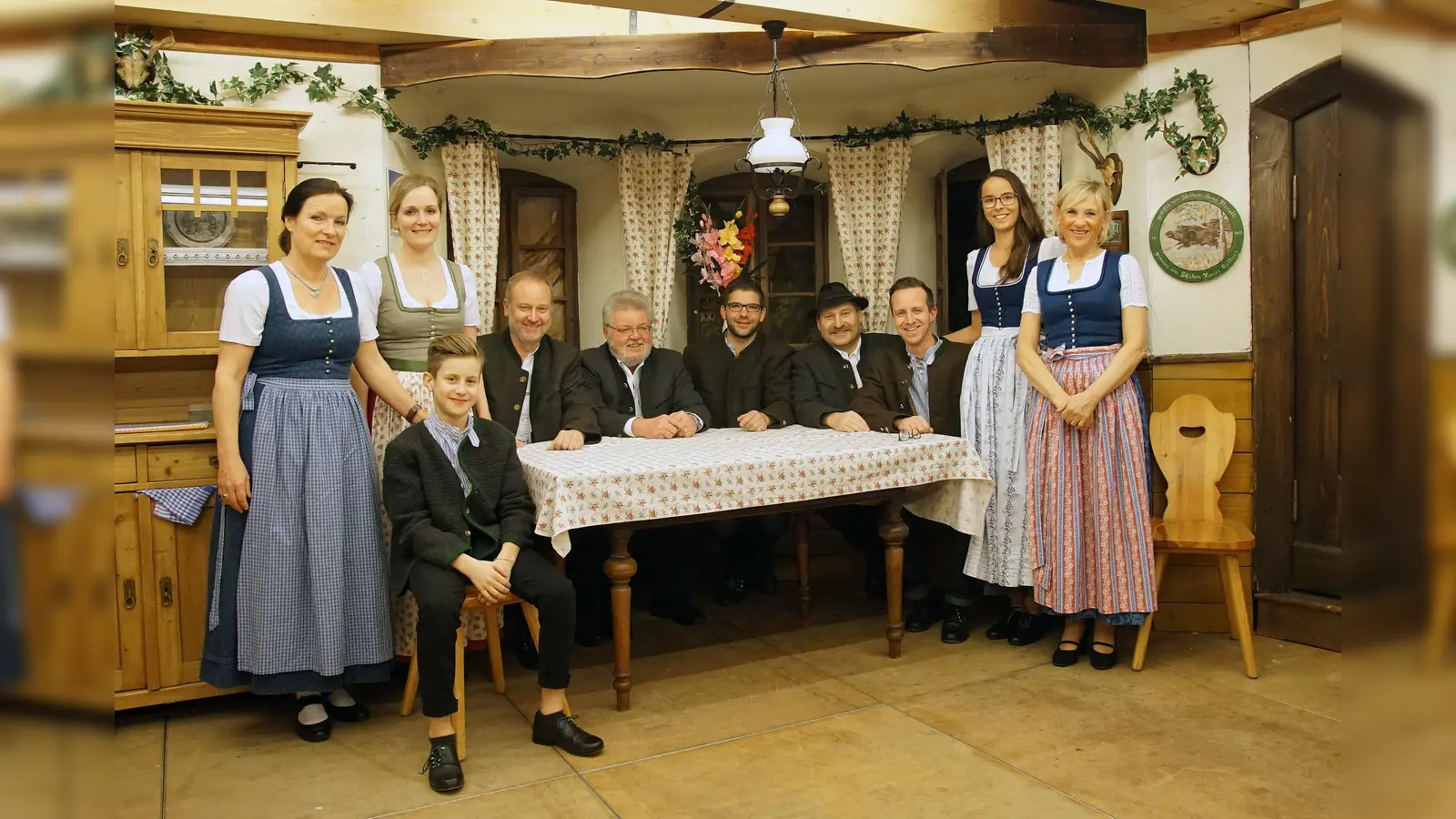 Der Brunnthaler Trachtenverein freut sich auf zahlreiche Besucher bei seinem Theaterstück: "Isidors dreistes Stück". (Foto: Franz Mayer)