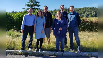 Zum Start des Programms kümmert sich ein kleiner operativer Kreis um alle Aufgaben - von der Vermarktung über das Spendenmanagement bis zu den Pflanzungen (von links): Joachim Michel, Angelika Baur, Sebastian Soyer, Birgitt Hofmann, Maximilian Frenz und Jan Krcek (Foto: Jan Krcek)