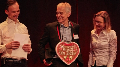 Ernst Wolfswinkler wurde nach guten 40 Jahren engagierter Arbeit beim Feierwerk e.V. feierlich verabschiedet. (Foto: Andreas Reiter Photography)