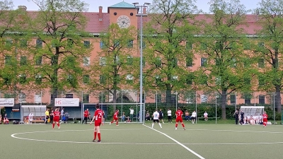 Der SC Amicitia München (rot) kämpft um den Klassenerhalt in der Frauen-Bayernliga. (Foto: bas)