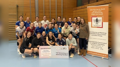 Die Handballerinnen des TSV Herrsching konnten einen Scheck über 2.100 Euro überreichen. (Foto: TSV Herrsching)