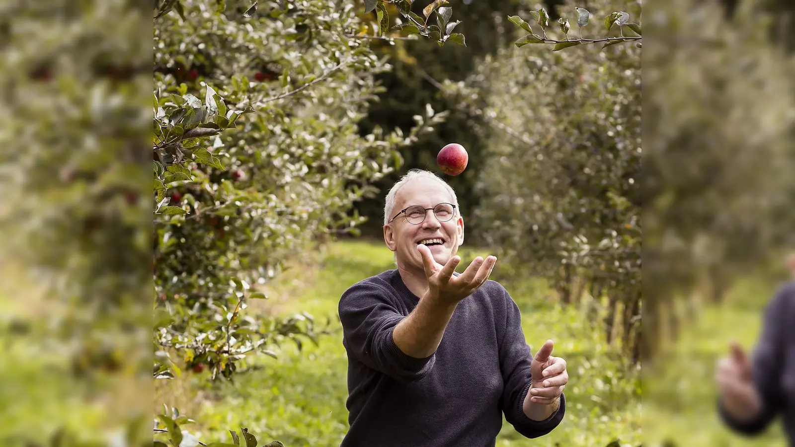 Prof. Dr. Wilfried Schwab forscht über Äpfel für Allergiker. (Foto: Magdalena Jooss)