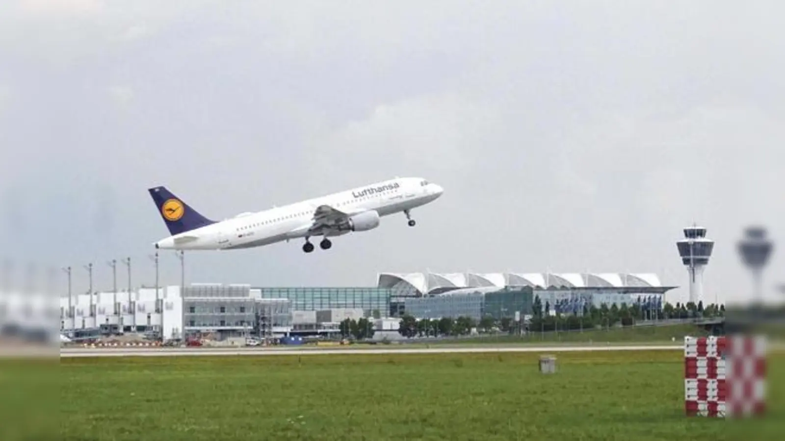 Am Flughafen sind viele Jobs entstanden und das soll so weitergehen. Die umliegenden Gemeinden sehen dem Zuzug neuer Landkreisbürger nicht uneingeschränkt euphorisch entgegen.	 (Foto: kw)