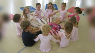 Ballett ist nicht nur gut zur Übung von Körperbeherrschung und Haltung, sondern fördert auch die Konzentration. (Foto: pi)