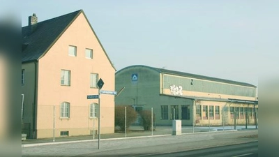 Was mit dem ehemaligen „Hochtief-Gelände” in der Schöllstraße 2 passieren wird, ist nach wie vor unklar. (Foto: Archiv)