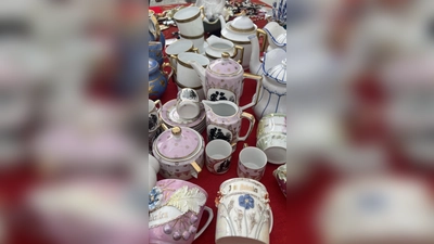 Auf dem Flohmarkt in Sauerlach findet man alte und neue Schätze. (Foto: hw)