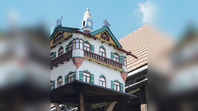 Zeugen der Vergangenheit und Moderne Kunst ergänzen sich im Heimatmuseum bestens.	 (Foto: hw/Va)