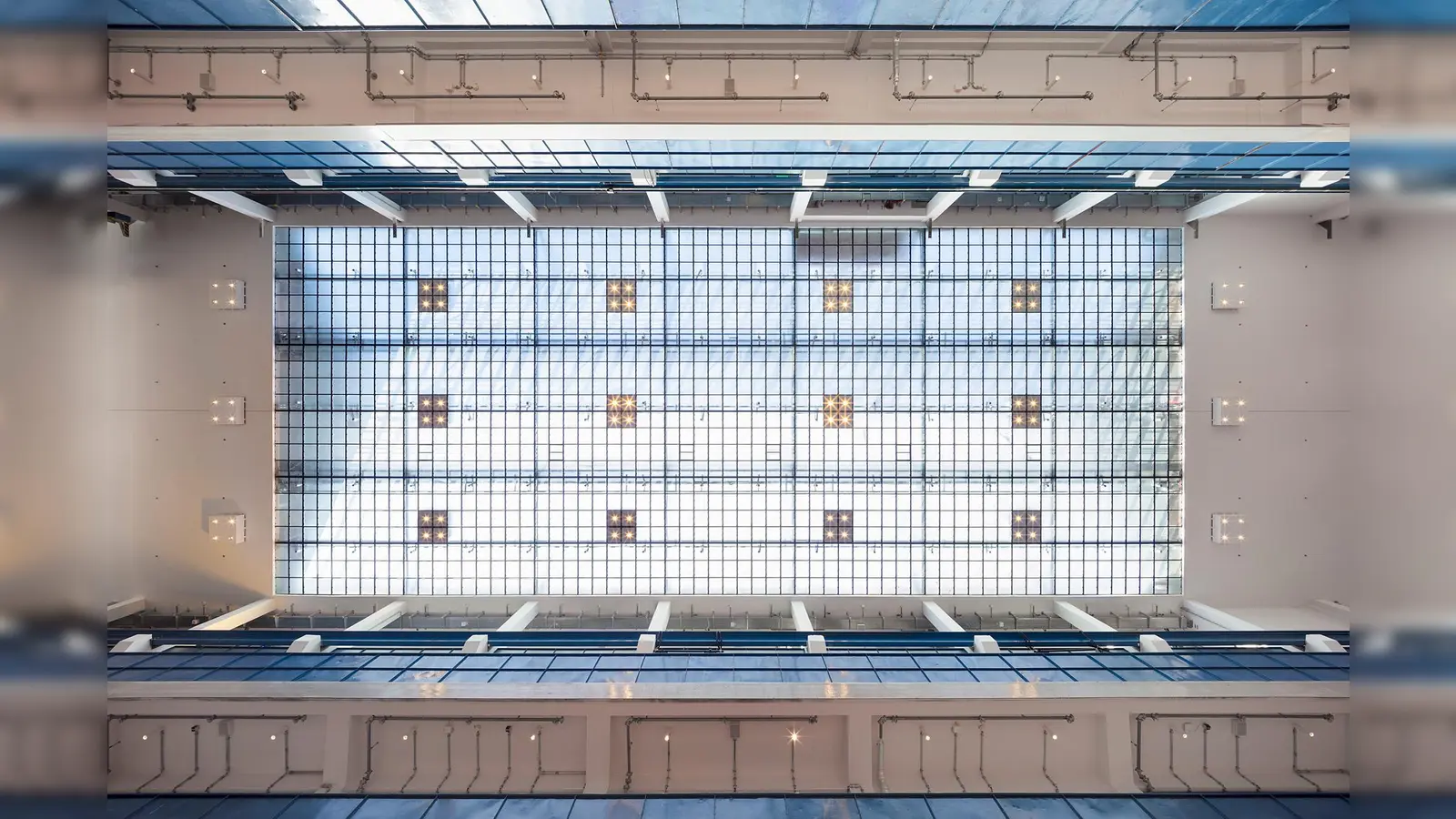 Der Blick nach oben in der Halle E. (Foto: HGEsch)