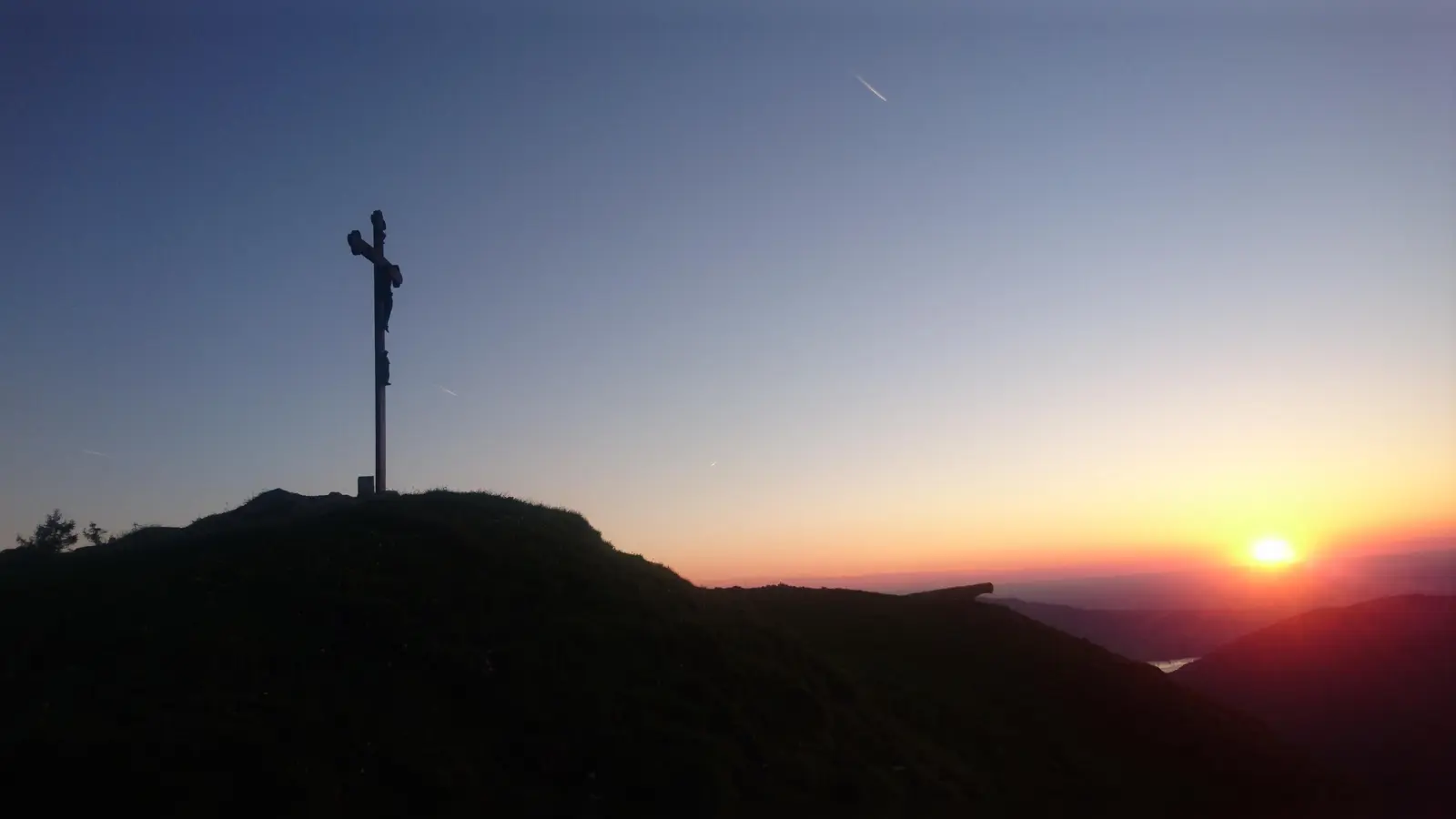 Gemeinsam den Sonnenuntergang in den Bergen genießen. (Foto: Erwin Zißelsberger)