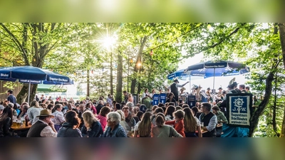 Auf gutes Wetter hofft nun der Burschenverein Deisenhofen, der am Freitag sein Waldfest feiert.  (F: BV Deisenhofen)
