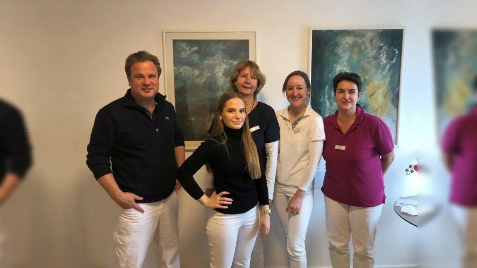 Das gesamte Team der Praxis in Laim wünscht seinen Patienten gerade in diesen Zeiten eine besinnliche Weihnachtszeit und vorallem ein gesundes und glückliches neues Jahr. (Foto: Praxis für Allgemein- und Arbeitsmedizin in Laim)