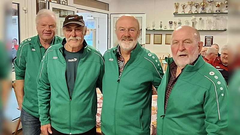 Das Siegerteam der EC ParkseeStockschützen beim letzten Turnier des Jahres auf Sommerbahnen:(v.l.) Lenz Wimmer, Sigi Gratzer, Bernhard Börner und KlausHorstmann. (Foto: EC Parksee)