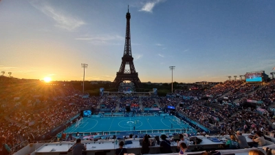 Vor der traumhaften Kulisse des Eiffelturms spielten die Blindenfußball-Mannschaften bei den Paralympics 2024 in Paris. (Foto: Sebastian Heise/VdK)