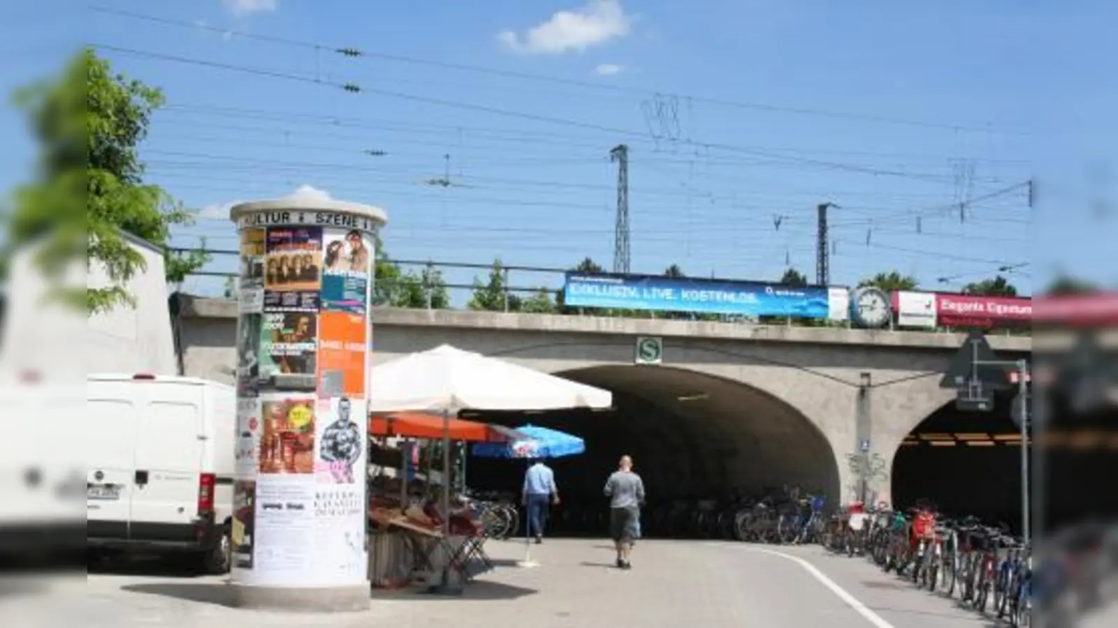 Der Laimer S-Bahnhof ist ein stark frequentierter Umsteigebahnhof – ohne Toilette! Bahn und Stadt berufen sich darauf, nicht zuständig zu sein. (Foto: tg)