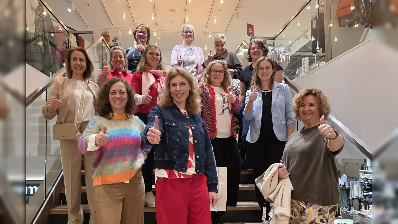 Die Models - hinten von links: Andrea Hartl, Martina Thurow, Birgit Singer, Martina Korb; Mitte von links: Stephanie Burgmaier, Katrin Blank, Johanna Baumann, Katja Graßl, Corinna Gattinger; vorne von links: Yvonne Rambold, Ramona Fruhner und Sandra Novszki<br>  (Foto: CSU)