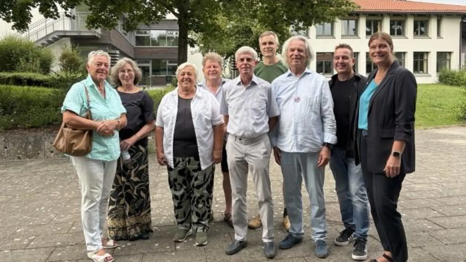 Der neue Vorstand inclusive Beirat, Beisitzer und Rechnungsprüfer der ILI e.V., die sich gegenseitig beim Kampf gegen Lärm unterstützen. (Foto: ILI e.V.)