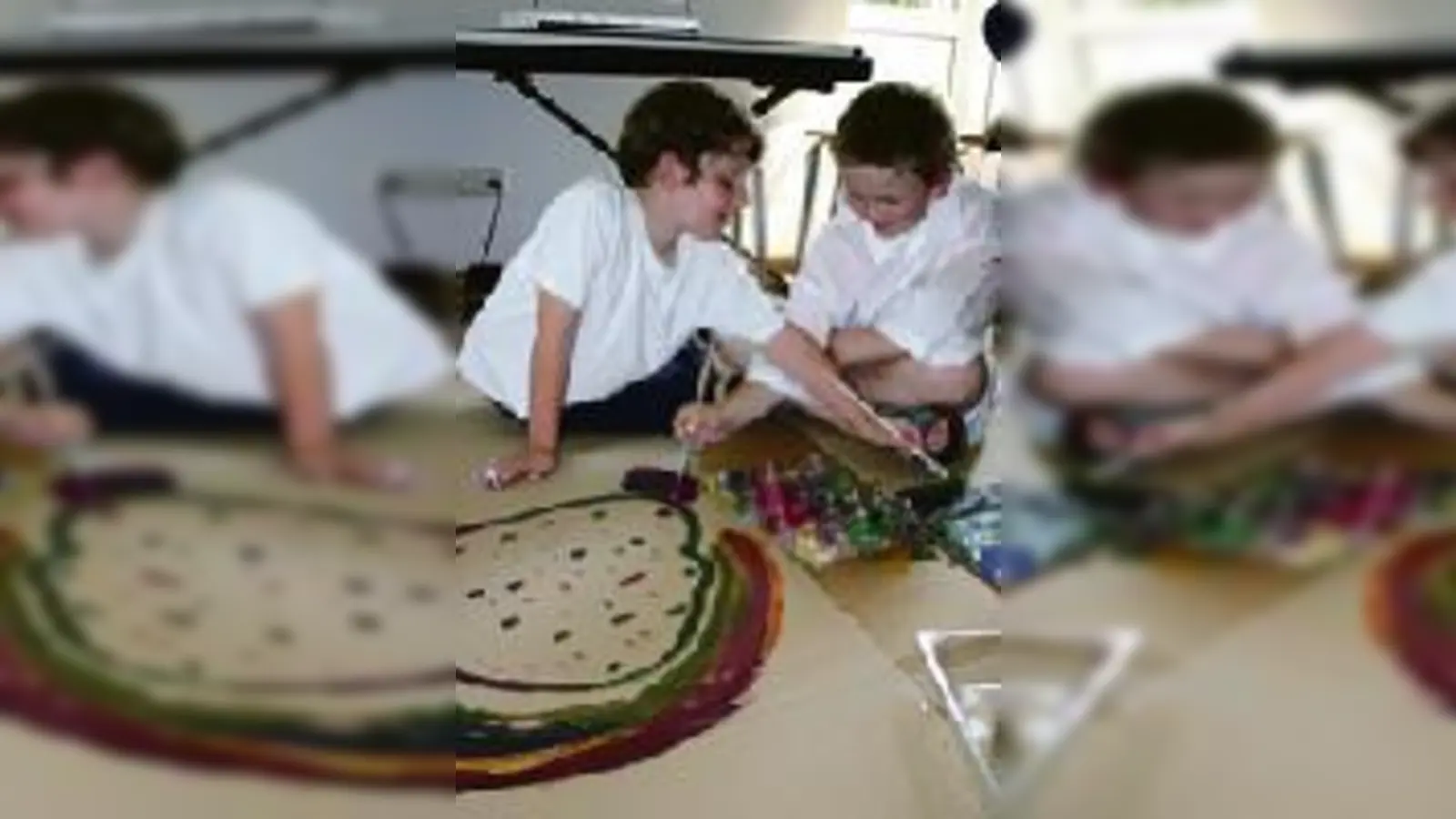 Vorsicht bunt: In der Außenstelle des Allgemeinen Sozialdienstes in der Nordheide wird seit zwei Monaten wieder gemalt, was das Zeug hält.	  (Foto: gf)