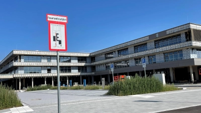 Das neue Gymnasium in Putzbrunn kann nicht wie geplant nach den Sommerferien in Betrieb gehen. Anvisiert wird die Zeit nach den Herbstferien. (Foto: hw)