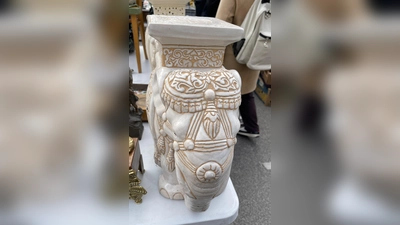 Schönes und Nützliches findet man auf dem Flohmarkt in Sauerlach. (Foto: hw)