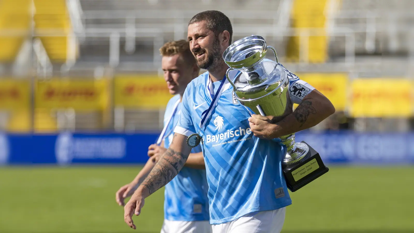 Novum im Trophäenschrank des TSV 1860 München: der bayerische Landespokal.  (Foto: Anne Wild)