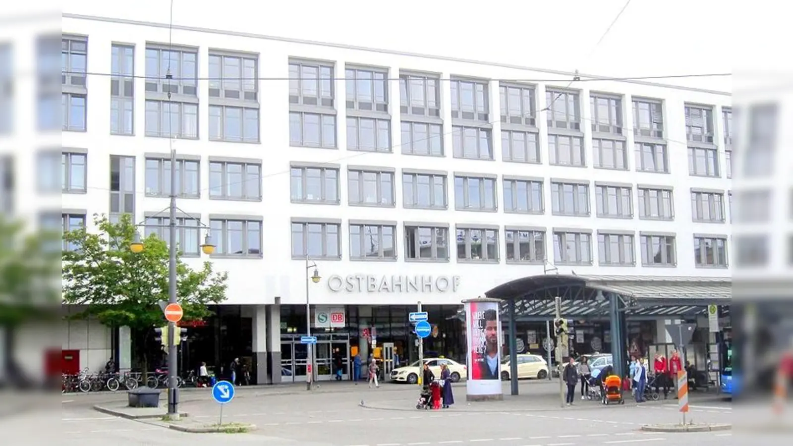 Am Busbahnhof des Ostbahnhofs urinierte der Mann vor ein Fahrzeug der Bundespolizei und manipulierte an seinem Geschlechtsteil. (Foto: Bundespolizei)