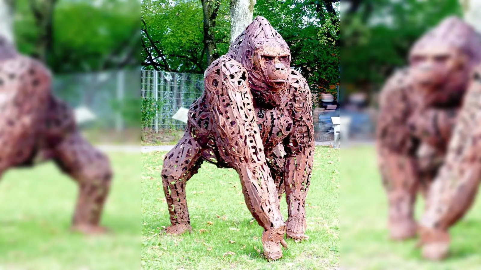 Der überlebensgroße Gorilla empfängt die Besucher bereits auf der Zufahrt. 	 (Foto: VA)