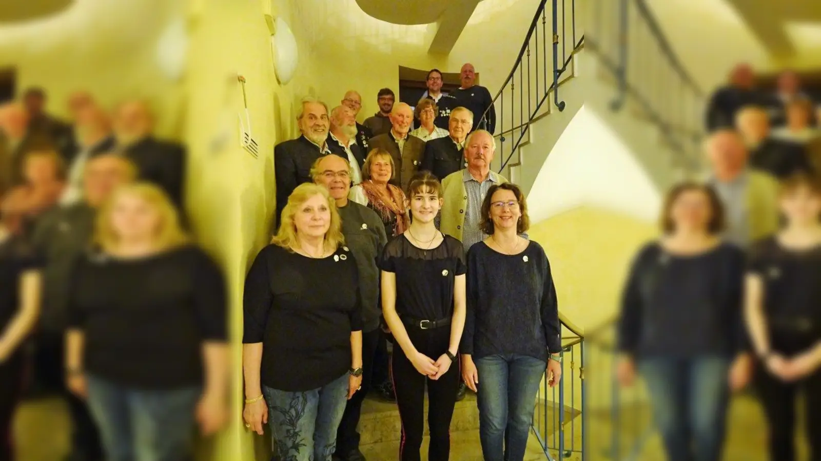 Erfolgreiche Altschützen: Elfriede Plank, Peter Stich, Karl-Heinz Stöckner, James Jenkins, Richard Willbold, Beate Lanzl, Alexander Bartsch, Willi Schütz, Antonia Wild, Christl Lörke, Andreas Lörke, Rudi Popp, Peter Klemet, Wolfgang Lörke und Susanne Wild. (Foto: Altschützen Traubing)