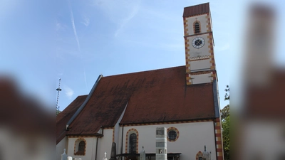 Eine der ältesten erhaltenen Kirchen Münchens: die alte St.-Martinskirche in Moosach. (Archivbild: dm)