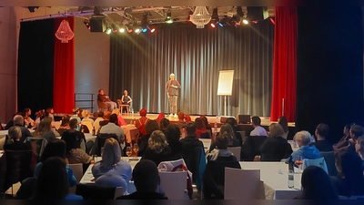 Beim Poetry-Slam im Kulturhaus treffen etablierte Slammerinnen auf Newcomer.  (Foto: Kulturhaus Milbertshofen)