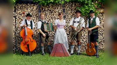 Die „Jagerholzmusi“ spielt in der Besetzung Steirische Ziach, Ventilposaune, Hackbrett, Gitarre und Kontrabaß.  (Foto: VA)