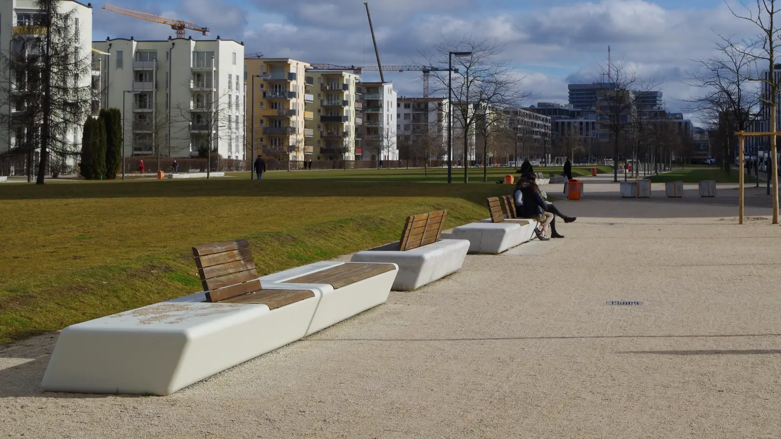 Mehr Bänke und auch Tische für den Arnulfpark, das regt ein Bürger an. (Foto: kö)