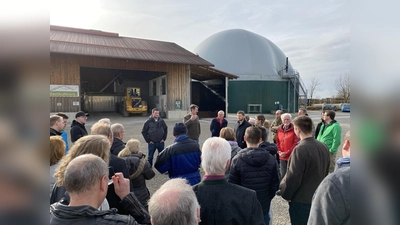 Über 200 Besucher nutzten die Gelegenheit, um die Biogasanlage zu besichtigen. (Foto: CSU Pliening)